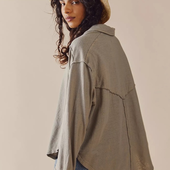 Free People Sz M Oversized Sahrah Star Shirt Green Olive V Neck Linen Blend - Picture 2 of 15